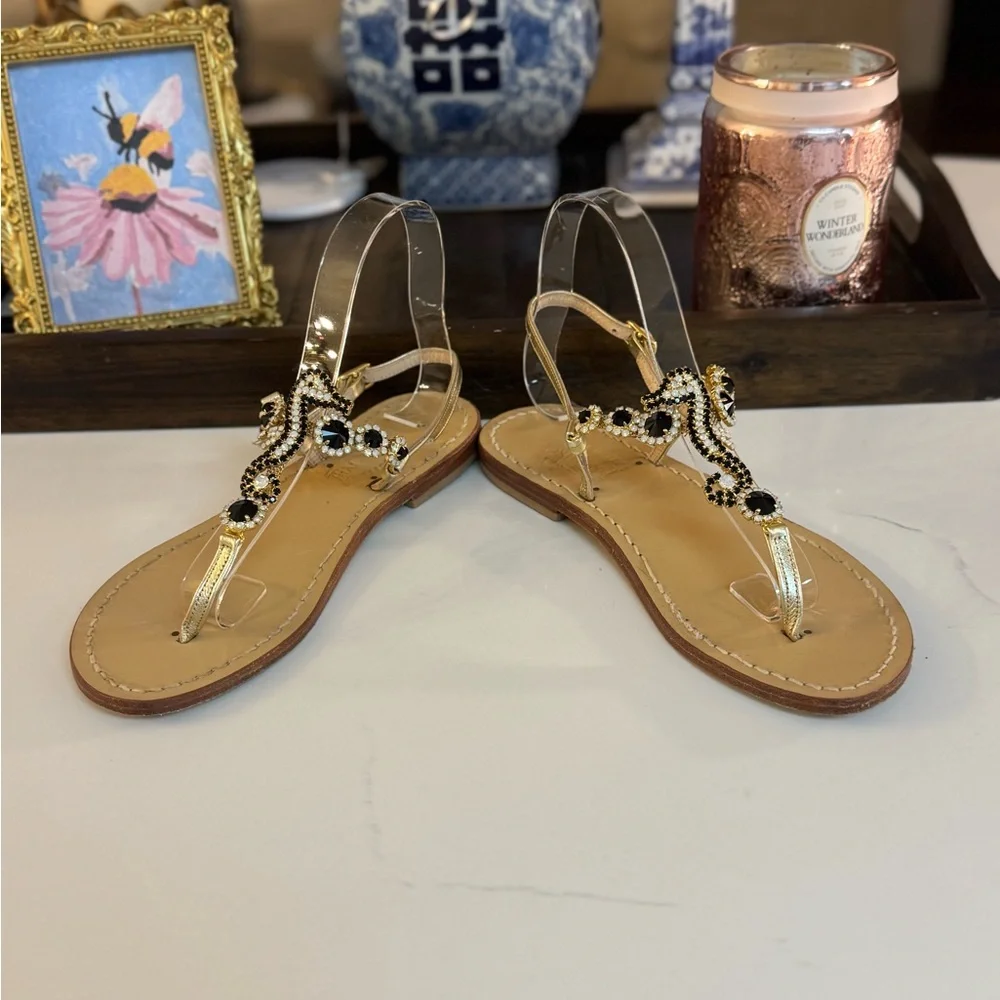 💛🖤 LA BOTTEGA CAPRESE MADE IN ITALY GOLD LEATHER AND CRYSTAL THONG SANDAL.!